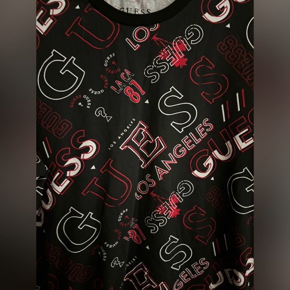 Guess all over print T-shirt size 3 XL. New without tags. - Picture 4 of 4